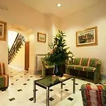 Raeli Floridia Hotel