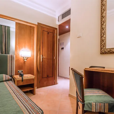 Raeli Floridia Szálloda 3*