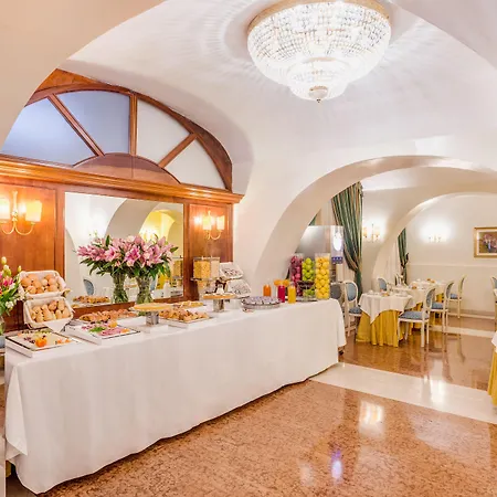 Raeli Floridia Hotel 3*