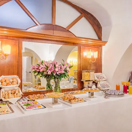 Raeli Floridia Hotel