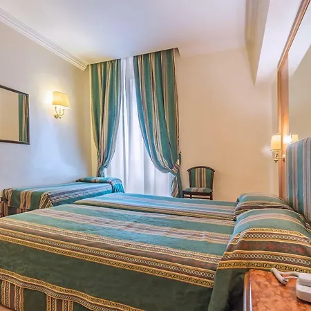 Szálloda Raeli Floridia 3*