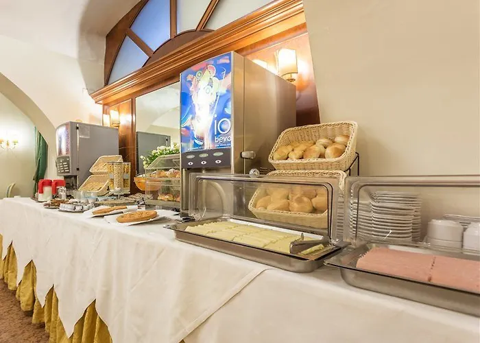 Raeli Floridia Szálloda