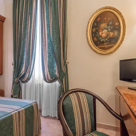 ホテル Raeli Floridia