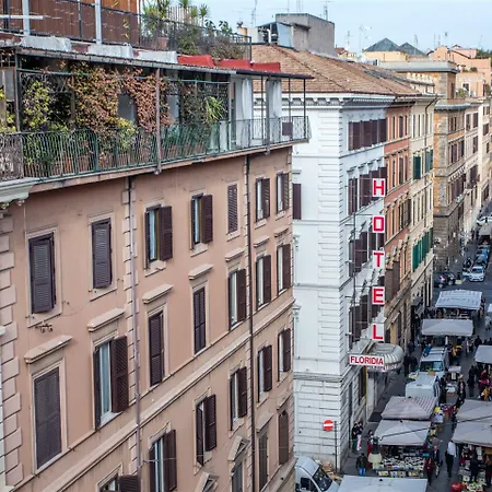 ホテル Raeli Floridia