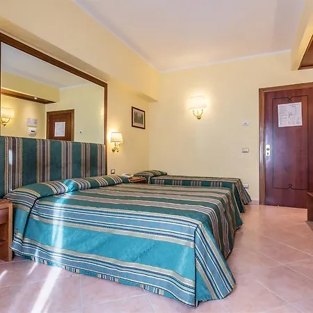 Hotel Raeli Floridia 3*