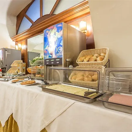 Raeli Floridia Hotel