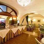 Raeli Floridia 3*